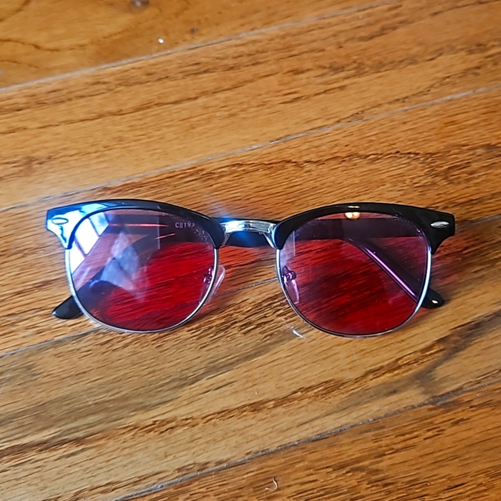 Pink and Black Reto Sunglasses